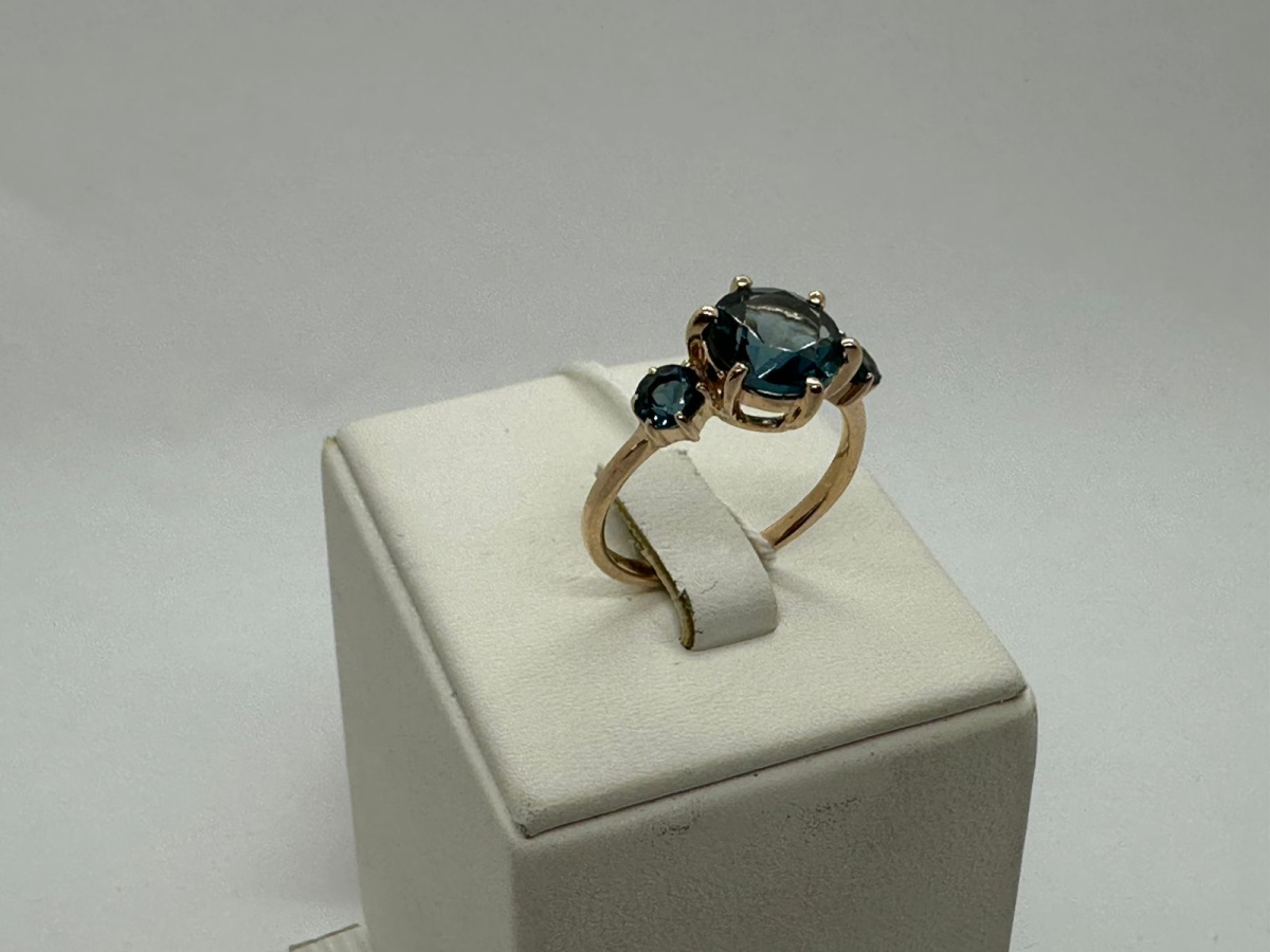 КОЛКМИ585 КОЛЬЦО С КАМНЯМИ (Au 585)