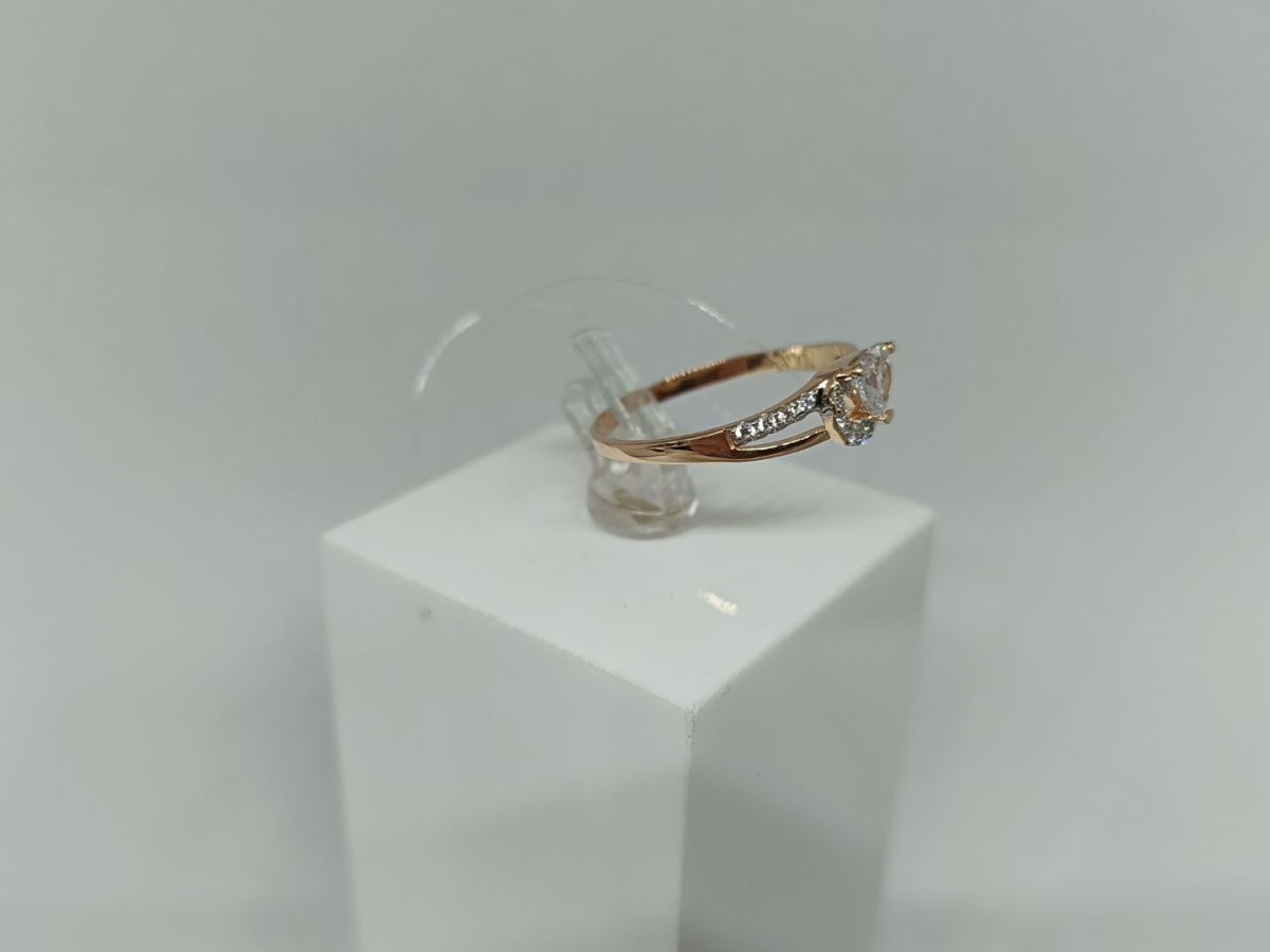 КОЛЬЦО С КАМНЯМИ (Au 585)