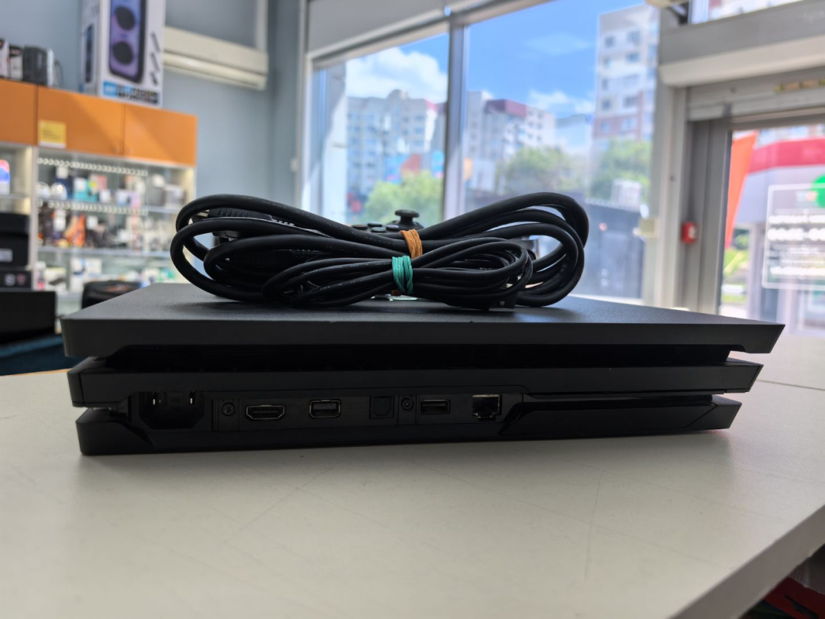 Игровая приставка PlayStation 4 Pro 1Tb