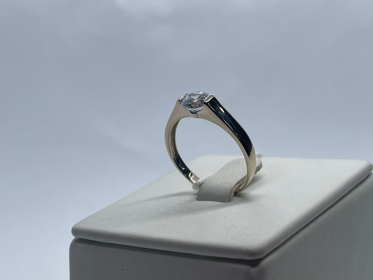 КОЛЬЦО С КАМНЕМ (Au 585)