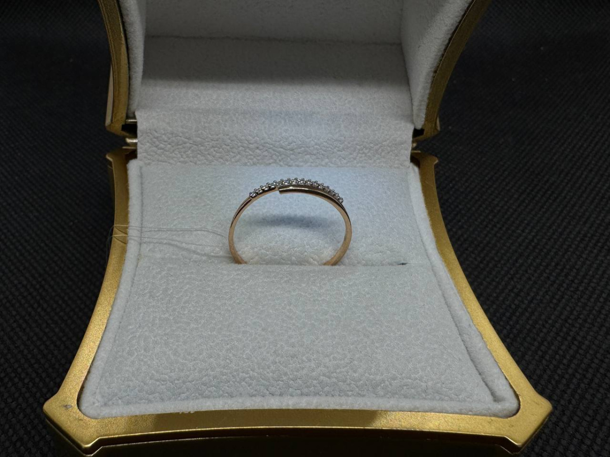 КОЛЬЦО С КАМНЯМИ (Au 585)