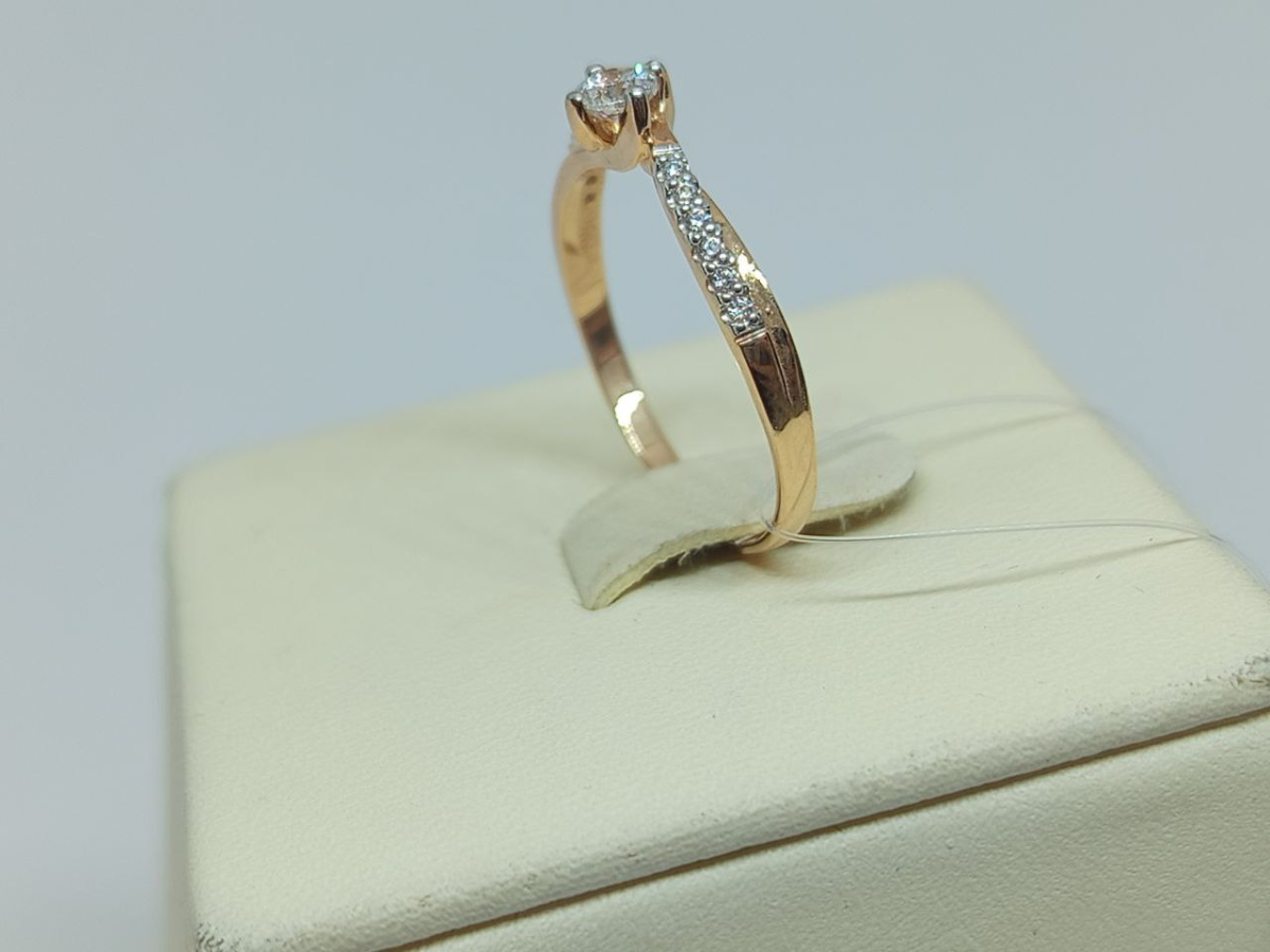 КОЛЬЦО С КАМНЯМИ (Au 585)