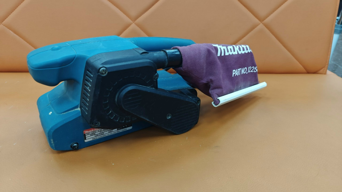 Шлифовальная машина Makita 9911;