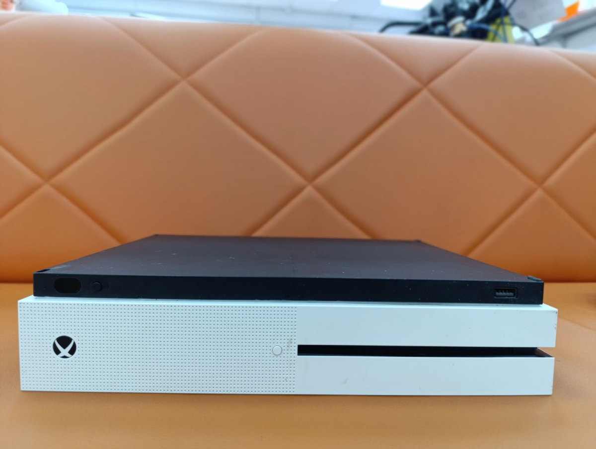 Игровая приставка Xbox One S 500Gb