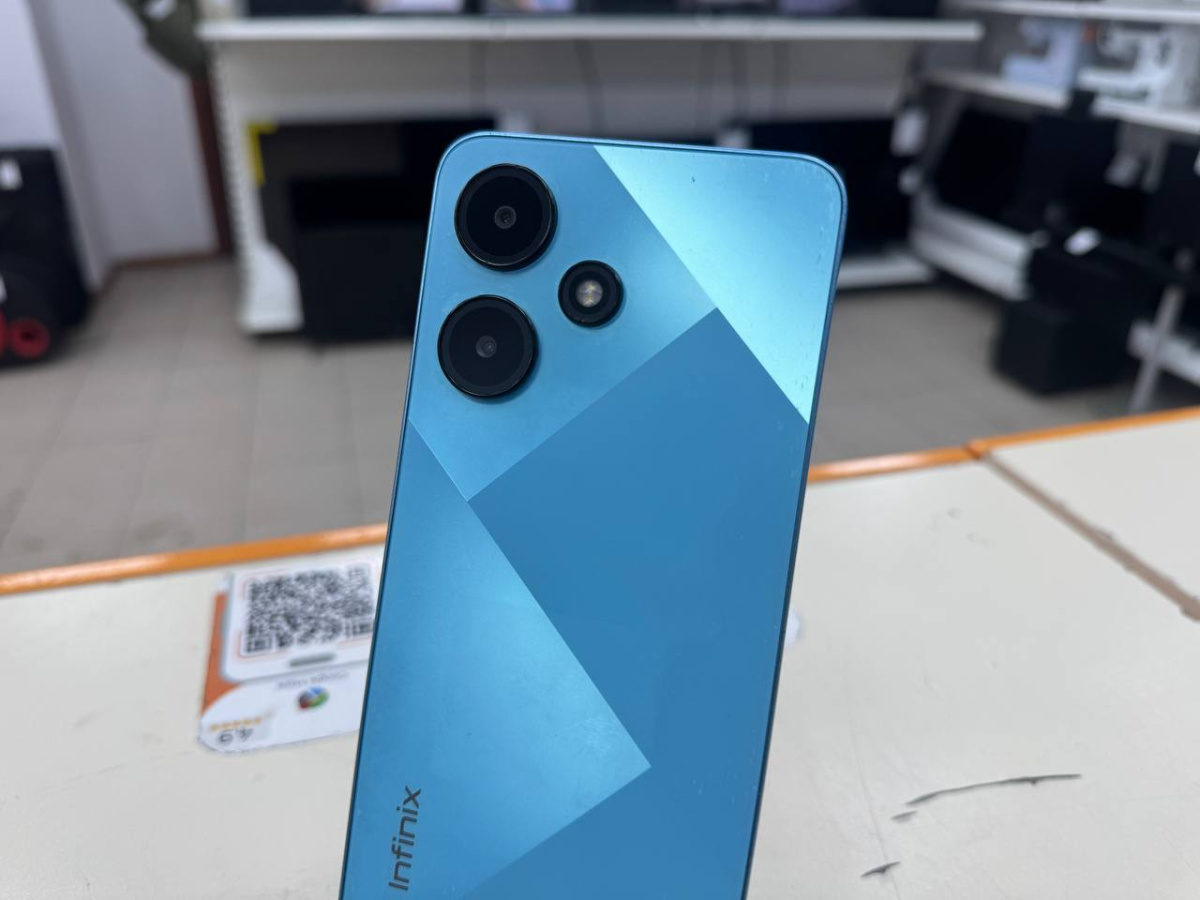 Смартфон Infinix HOT 30i 8/128