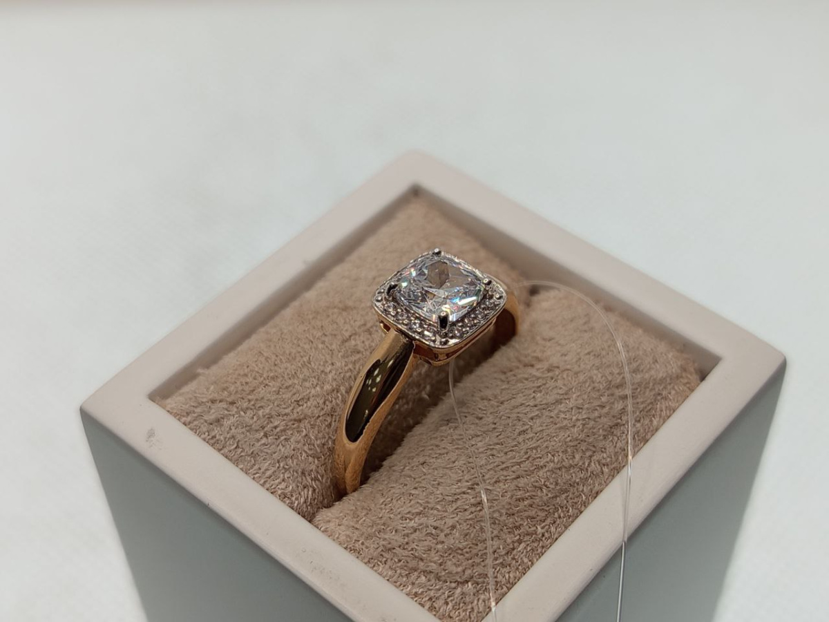 КОЛЬЦО С КАМНЯМИ (Au 585)