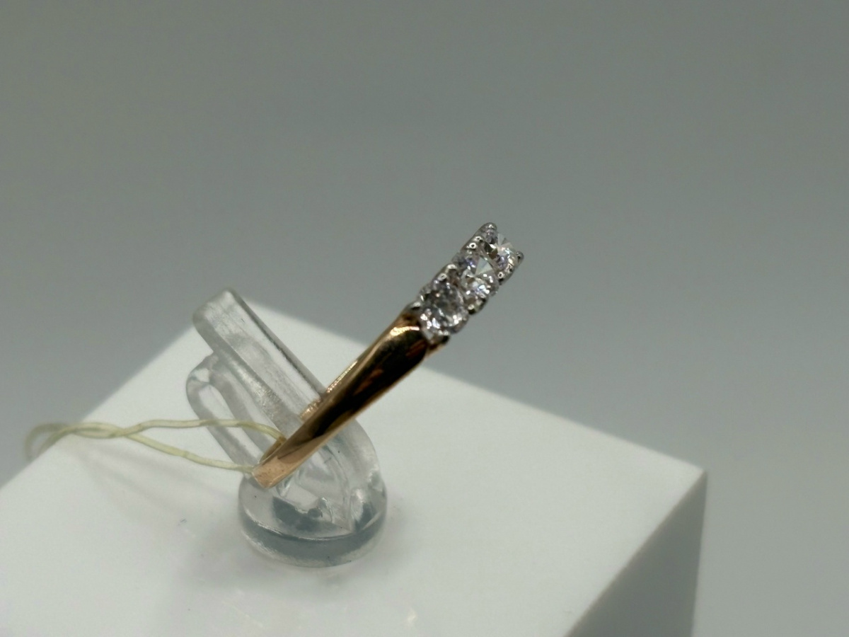 КОЛЬЦО С КАМНЯМИ (Au 585)