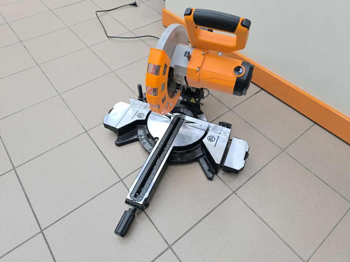 Торцовочная пила Вихрь ПТ-255ПЛ