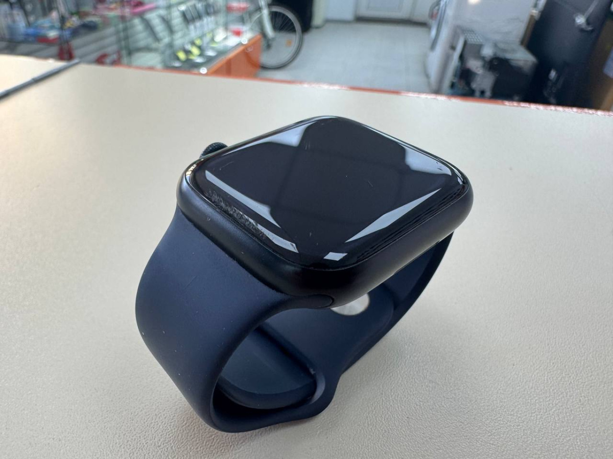 Смарт-часы Apple Watch Series 7 45mm