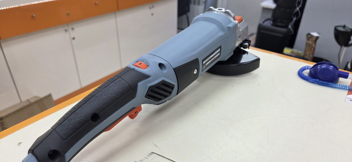 Угловая шлифмашина Электроприбор УШМ-125/1000Е