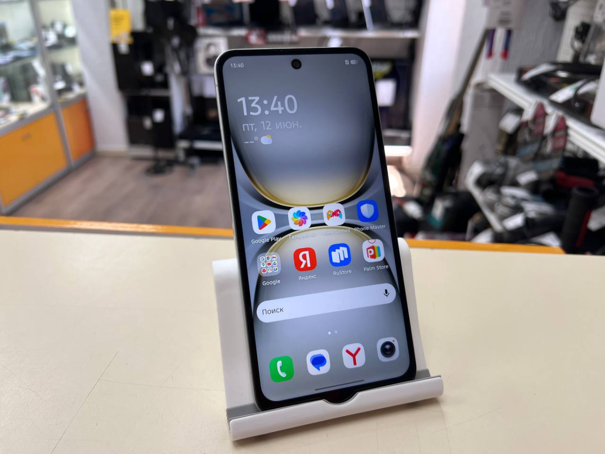 Смартфон Tecno Spark 40C 8/128