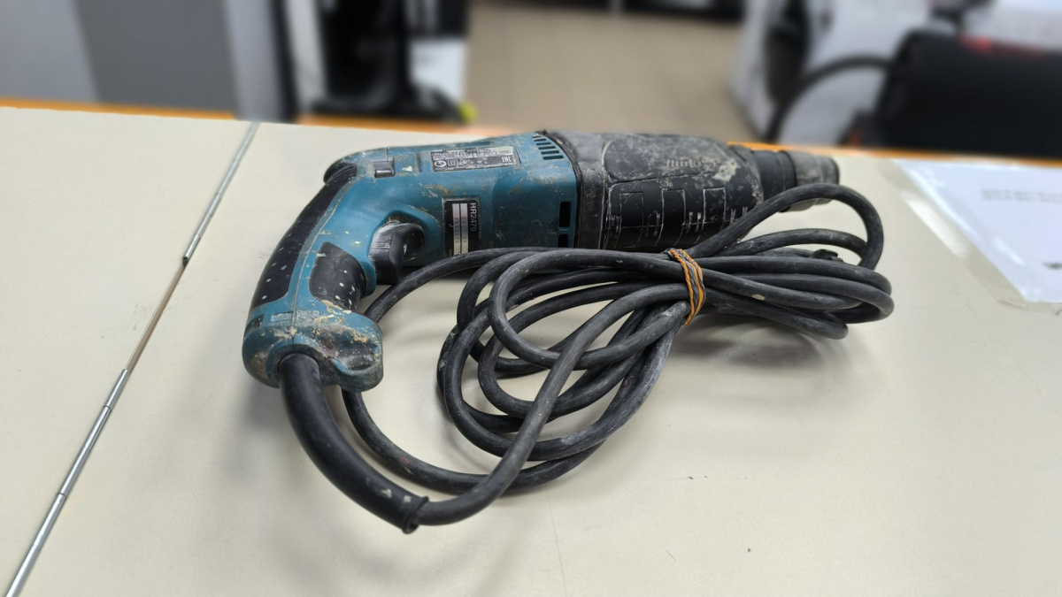Перфоратор Makita HR2470