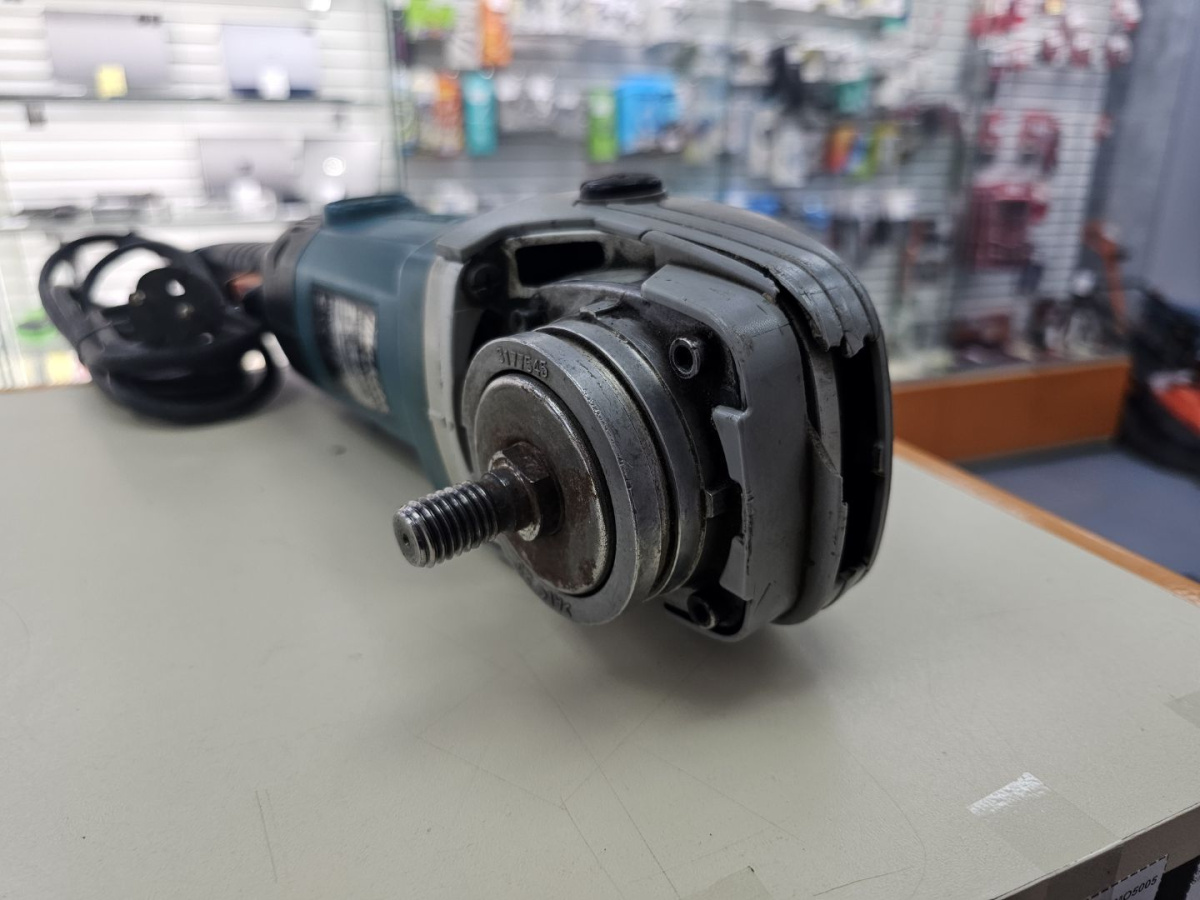 Полировальная машина Makita SA7000C