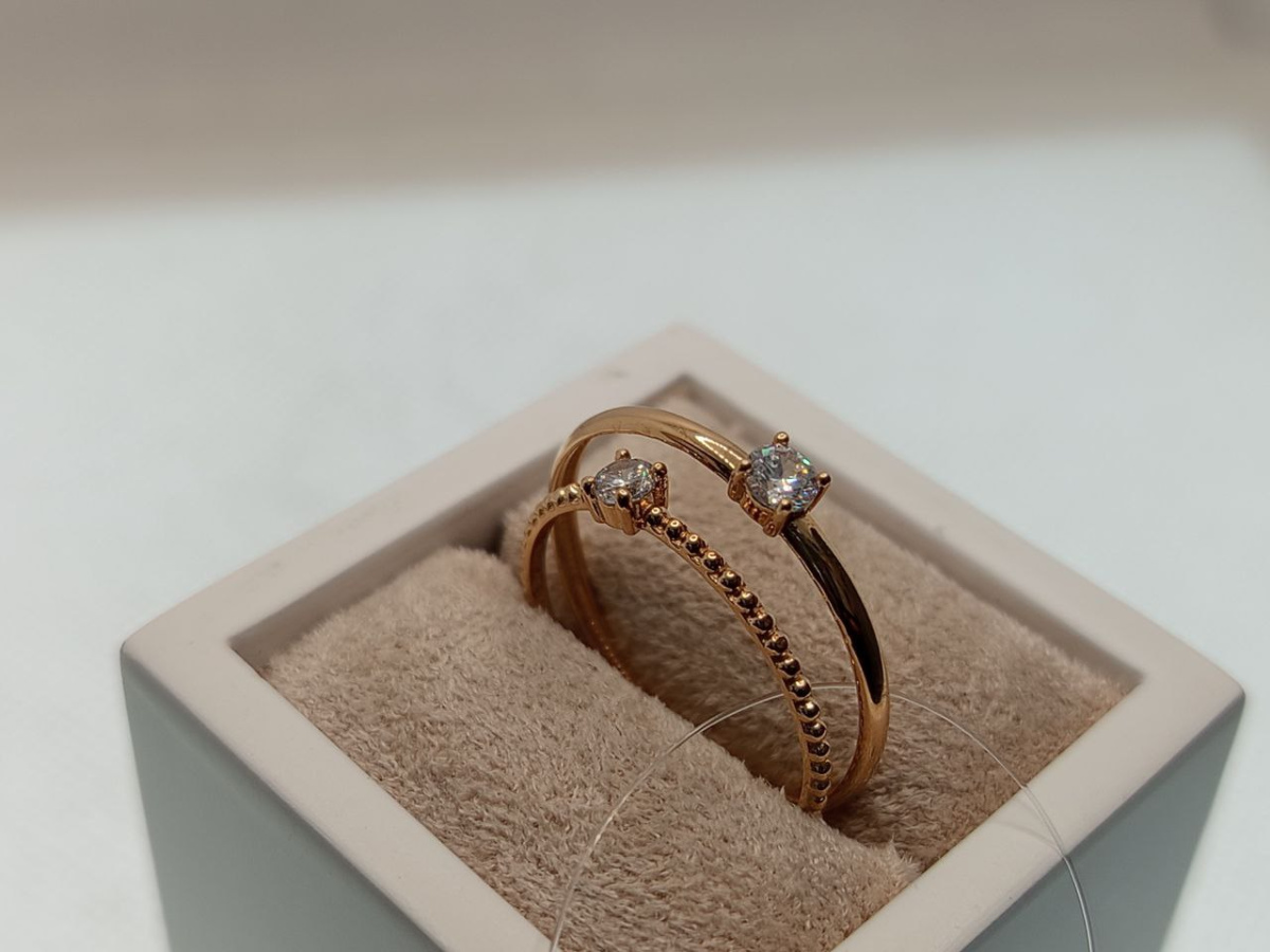 КОЛЬЦО С КАМНЯМИ (Au 585)