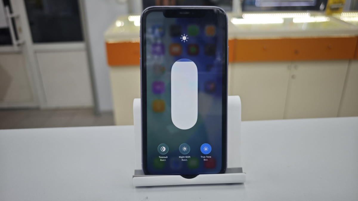 Смартфон Apple iPhone 11 64Gb