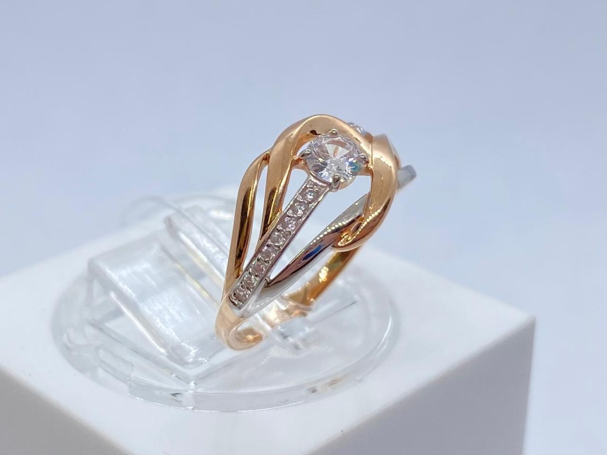 018236 КОЛЬЦО С КАМНЯМИ (Au 585)