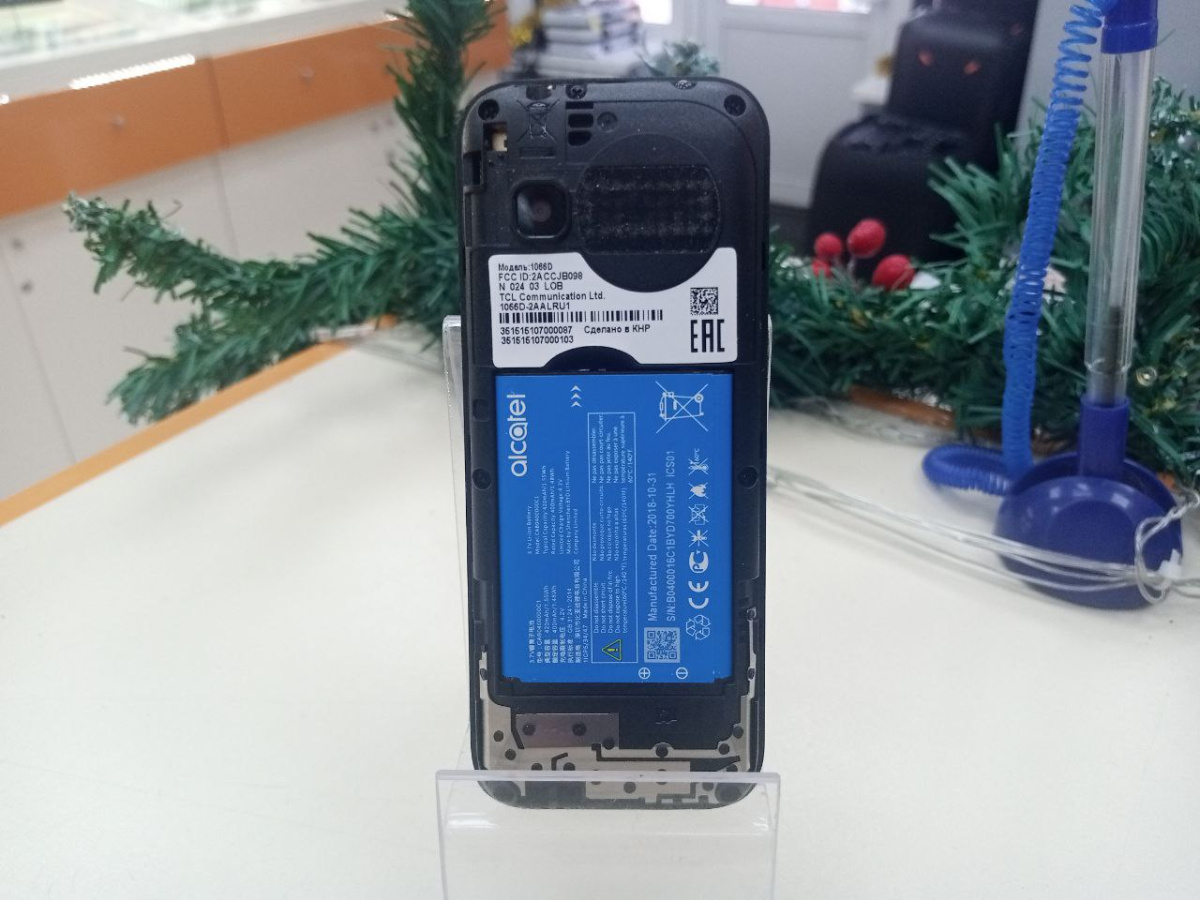 Мобильный телефон Alcatel 1066D