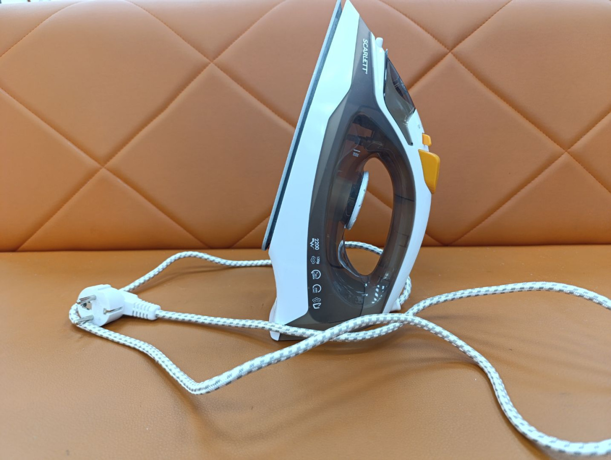 Утюг Scarlett SC-1136S