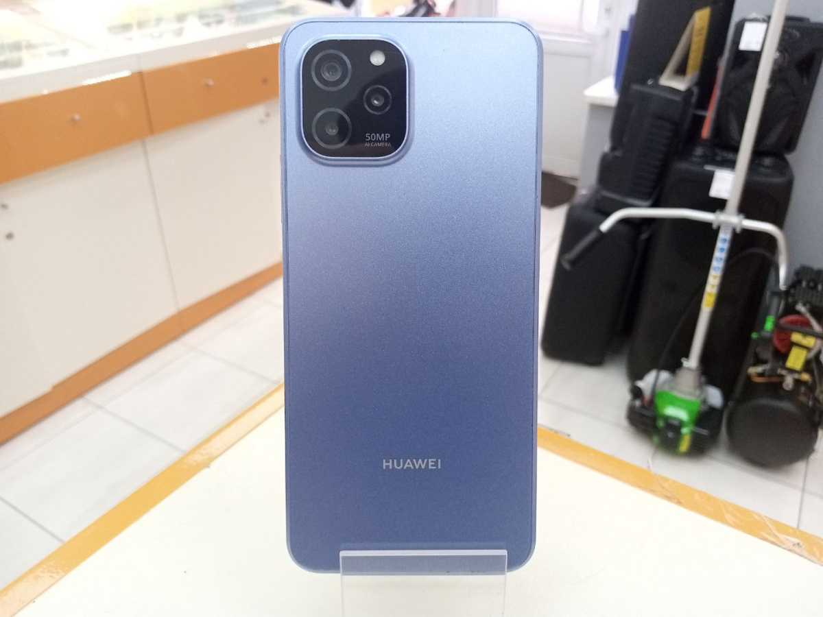 Смартфон Huawei Nova Y61 4/128