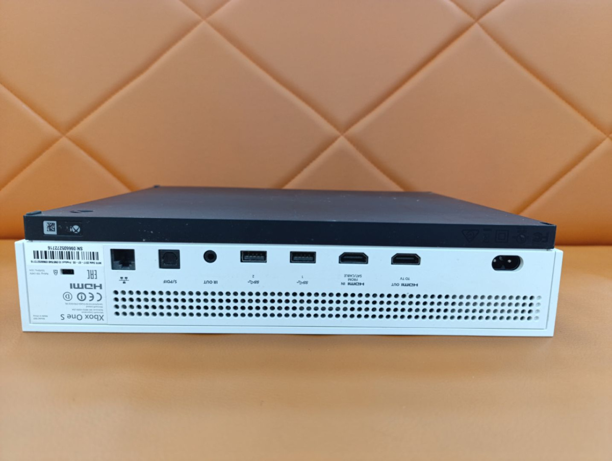Игровая приставка Xbox One S 500Gb