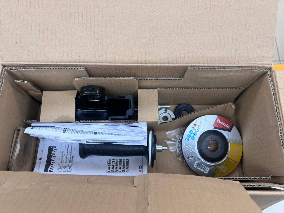 Угловая шлифмашина Makita GA-5090