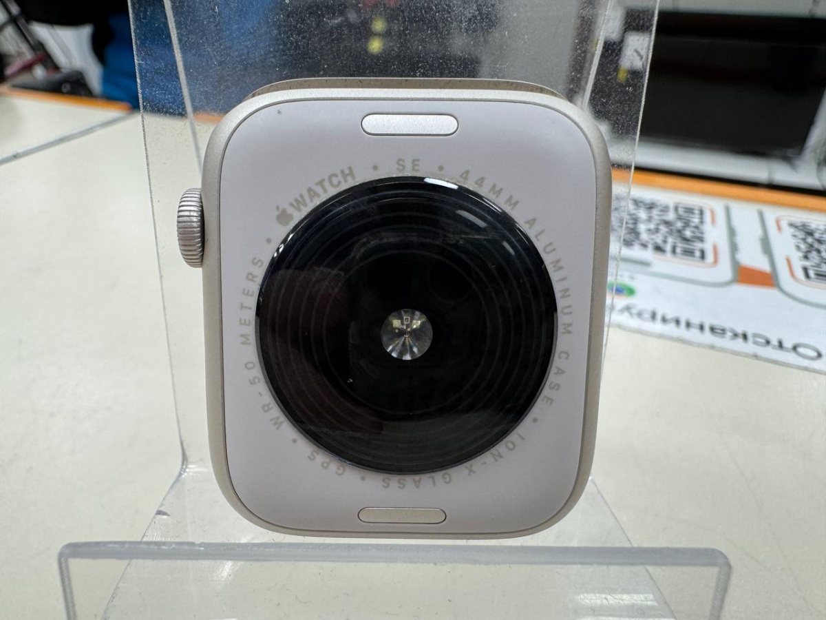 Смарт-часы Apple Watch SE 2022 44mm
