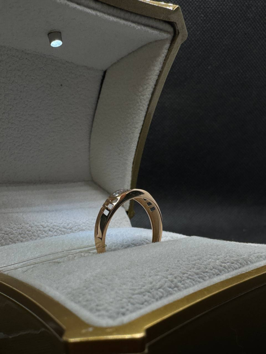 КОЛЬЦО С КАМНЯМИ (Au 585)