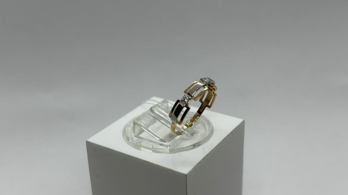 КОЛЬЦО С КАМНЯМИ (Au 585)