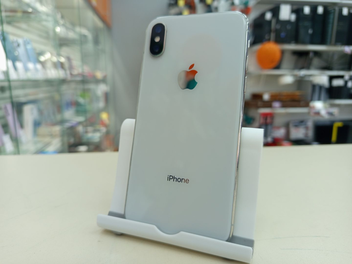Смартфон Apple iPhone X 64Gb