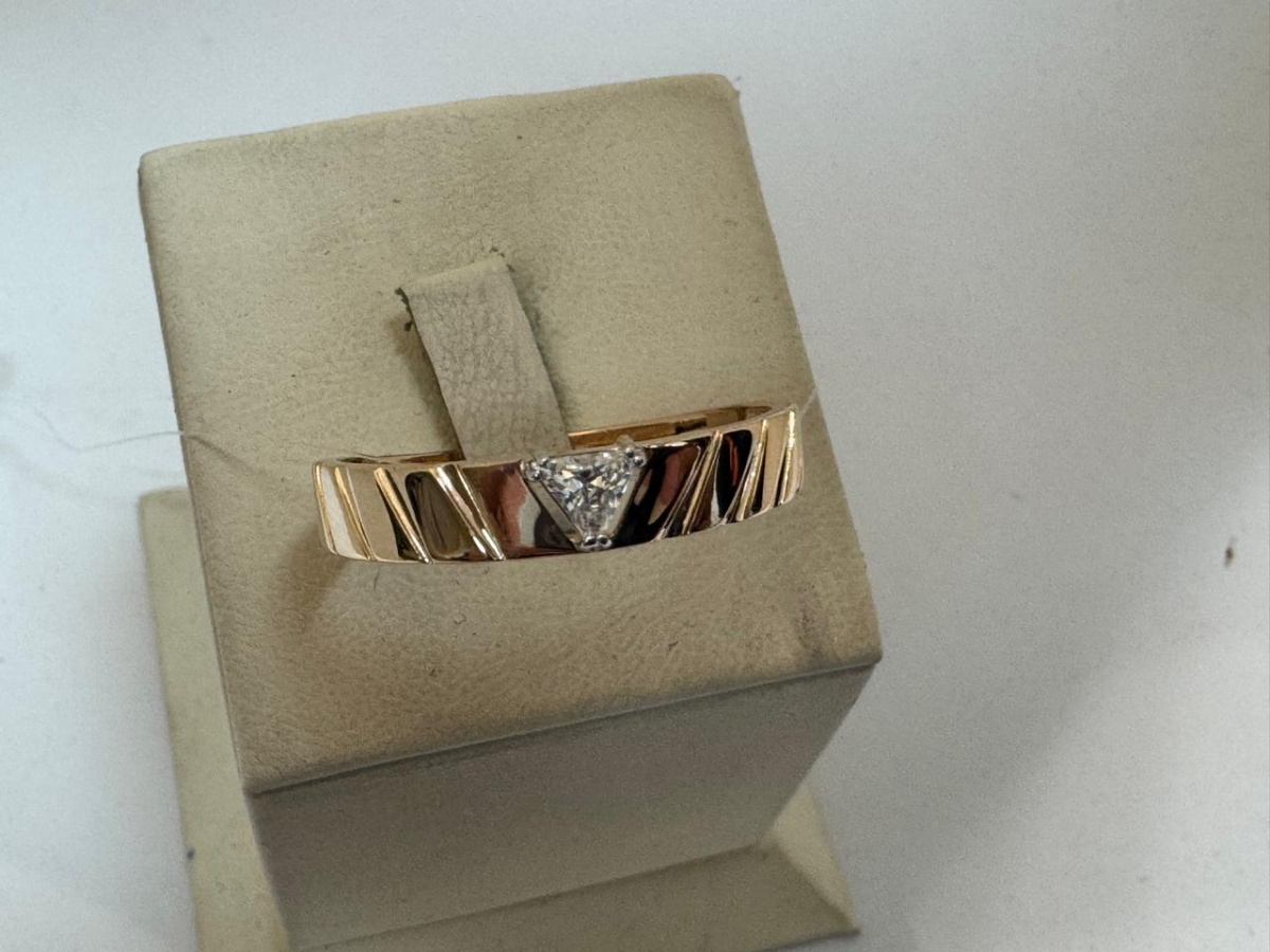 КОЛЬЦО С КАМНЕМ (Au 585)