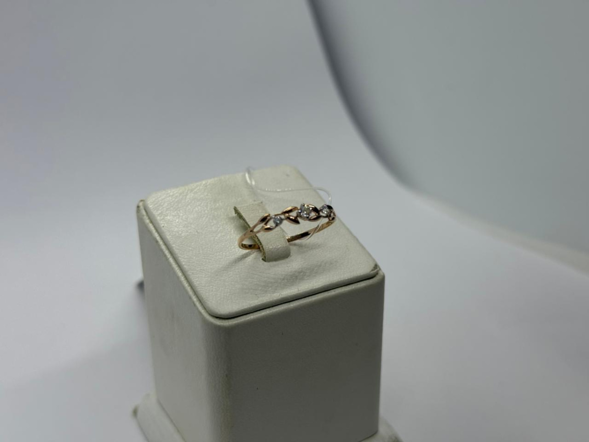 КОЛЬЦО С КАМНЯМИ (Au 585)