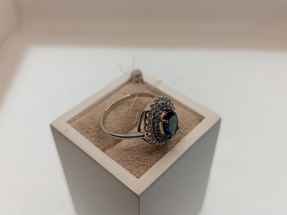 КОЛЬЦО ЛОНДОН-ТОПАЗ с камнями (Au 585)