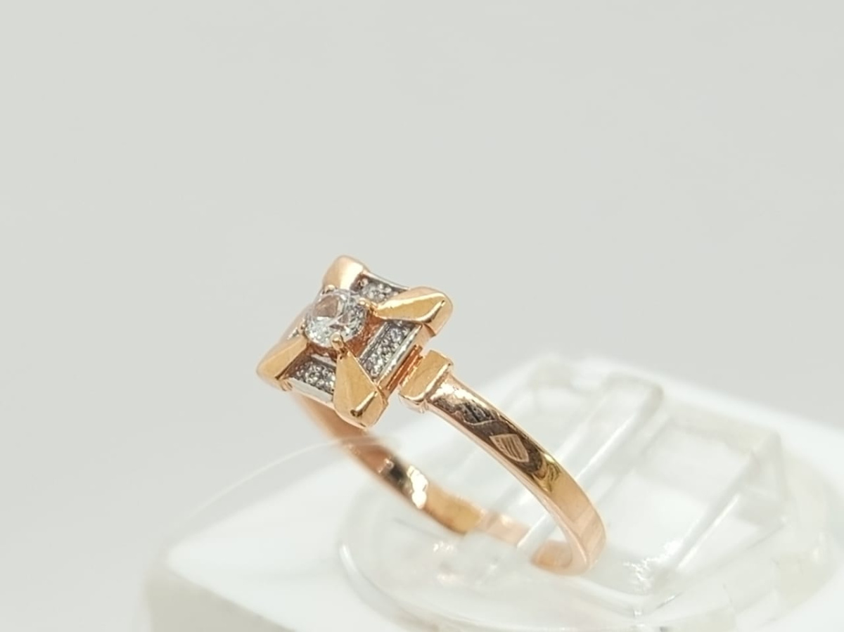 КОЛЬЦО С КАМНЯМИ (Au 585)