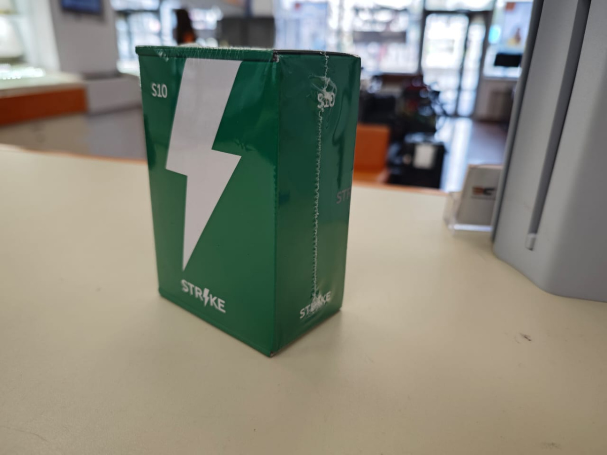 Мобильный телефон Strike S10