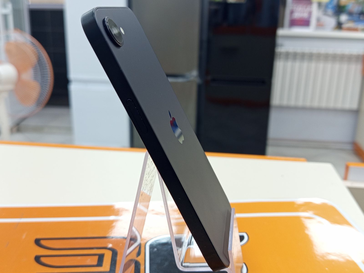Смартфон Apple Iphone 16E 128Gb