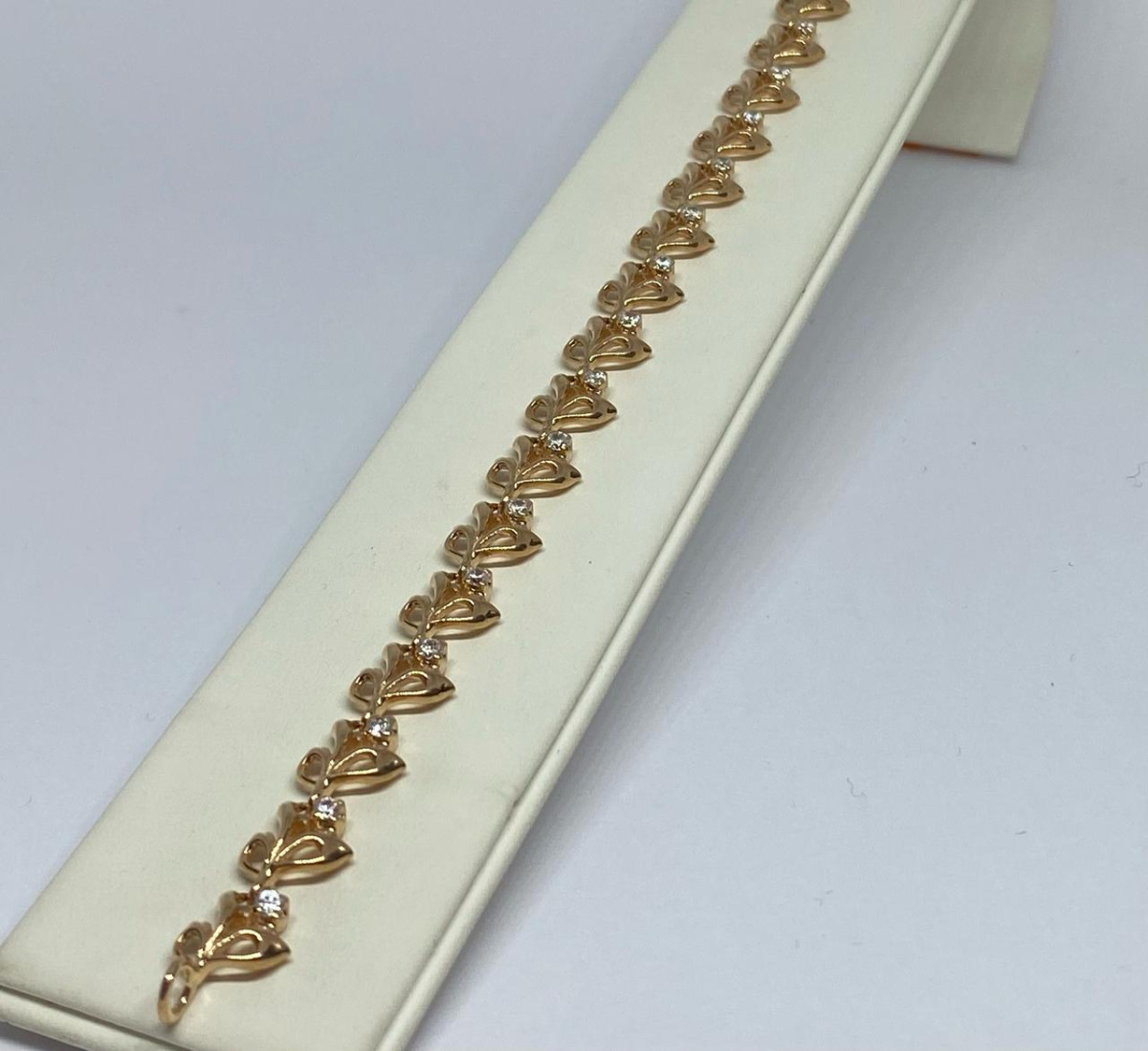 Б585 БРАСЛЕТ С КАМНЯМИ (Au 585)