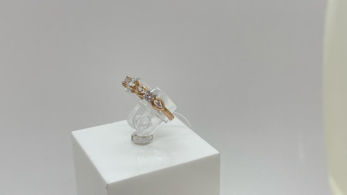 КОЛЬЦО С КАМНЯМИ (Au 585)