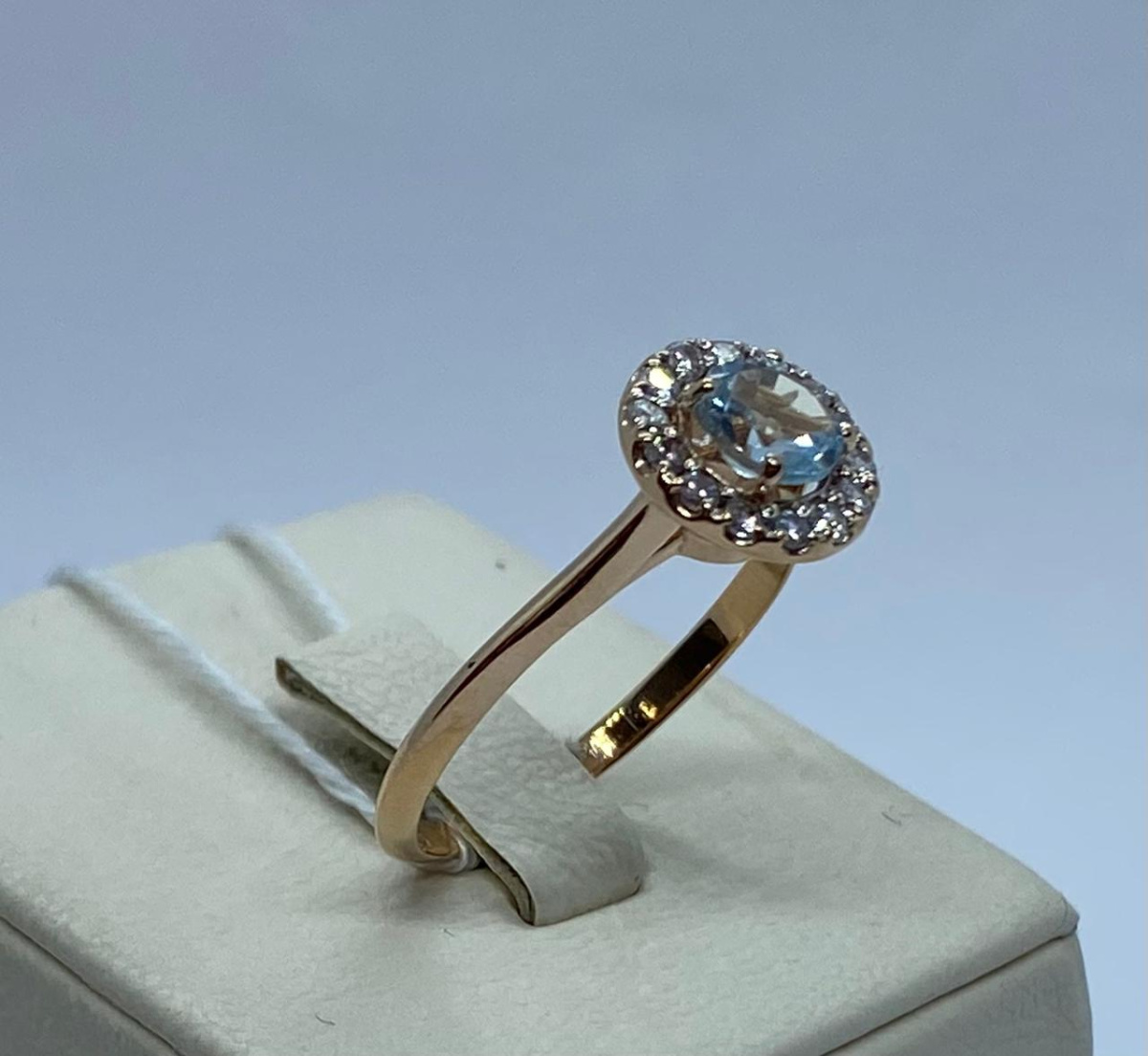 КОЛЬЦО С КАМНЯМИ (Au 585)