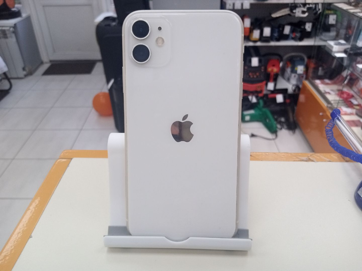 Смартфон Apple iPhone 11 64Gb
