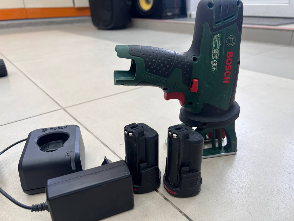 Лобзик Bosch PST 10.8 Li