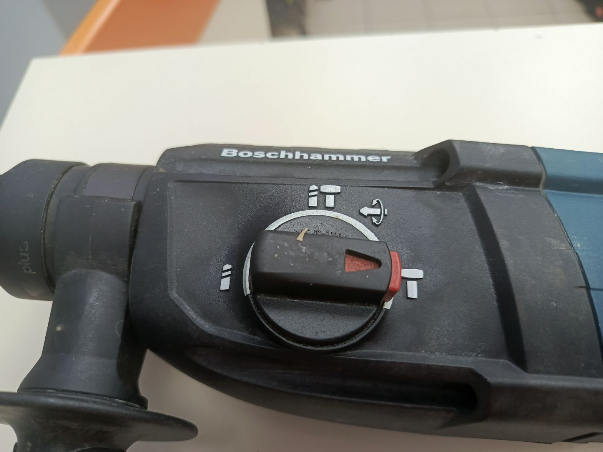 Перфоратор Bosch GBH2-24D