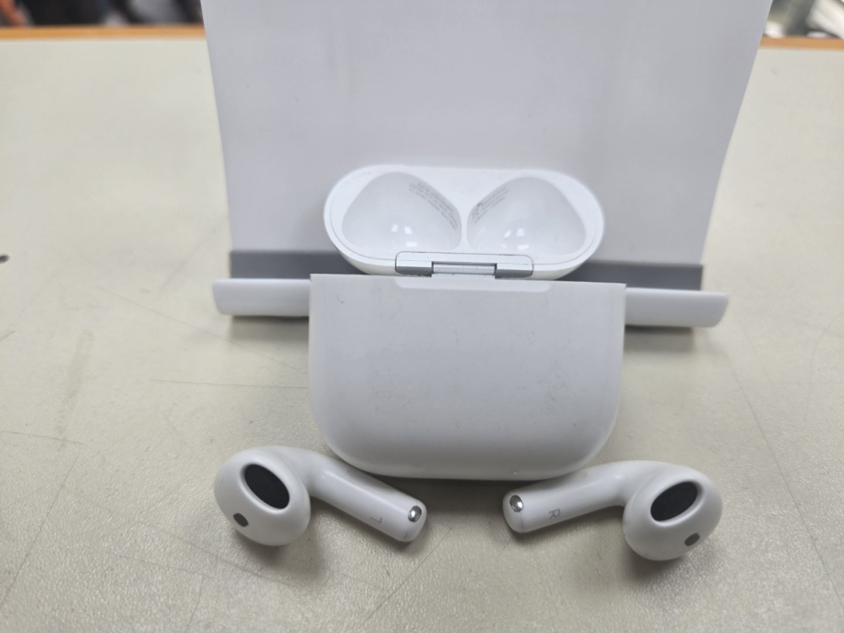 Наушники беспроводные Apple AirPods 4 с ANC