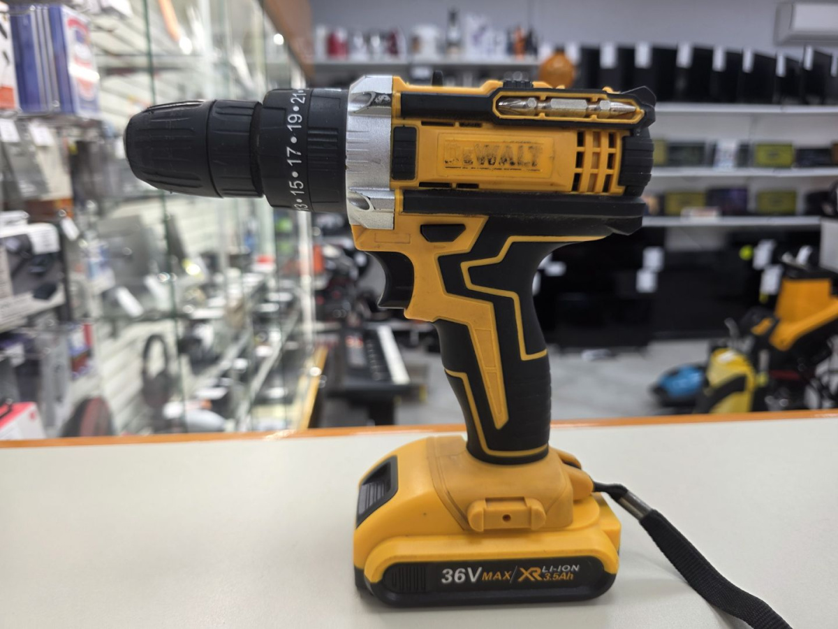 Шуруповерт Dewalt 18V