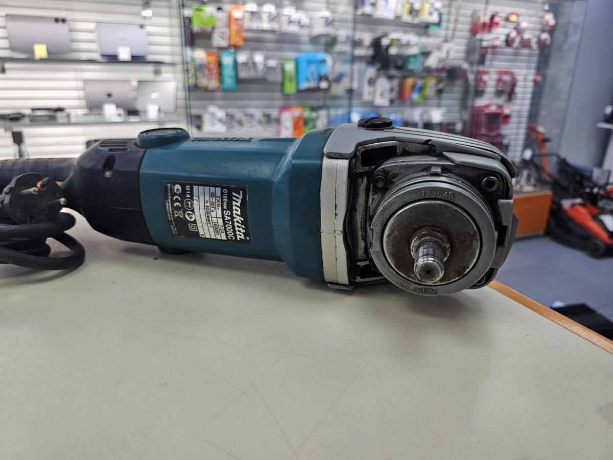 Полировальная машина Makita SA7000C