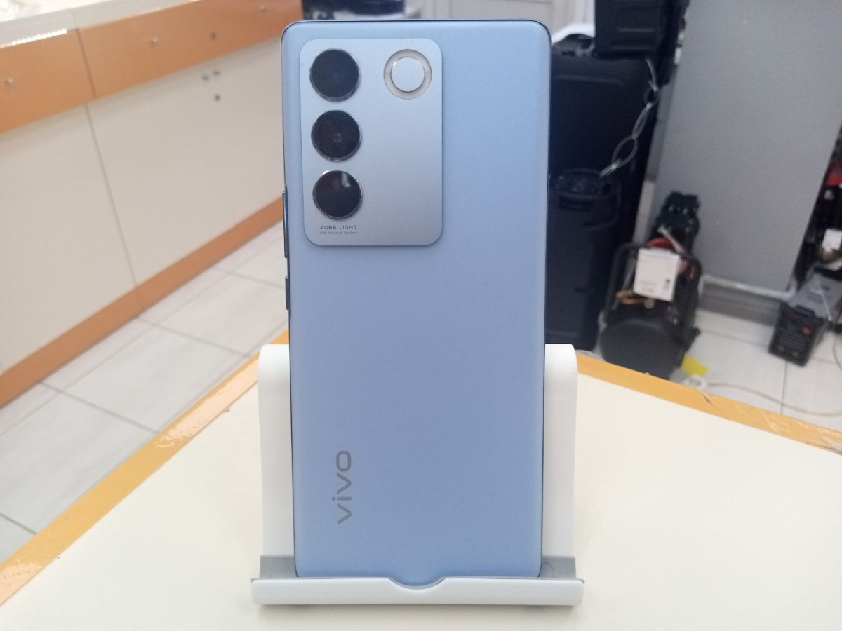 Смартфон Vivo V27 12/256