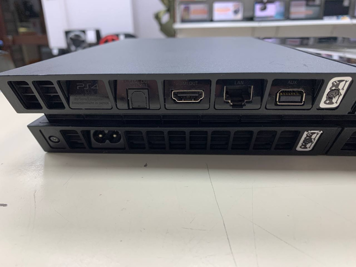 Игровая приставка PlayStation 4 FAT 500GB