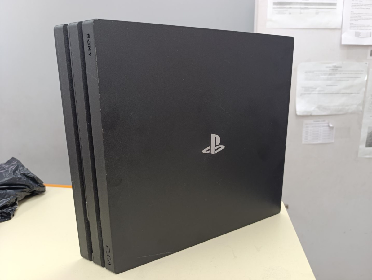 Игровая приставка PlayStation 4 Pro 1Tb