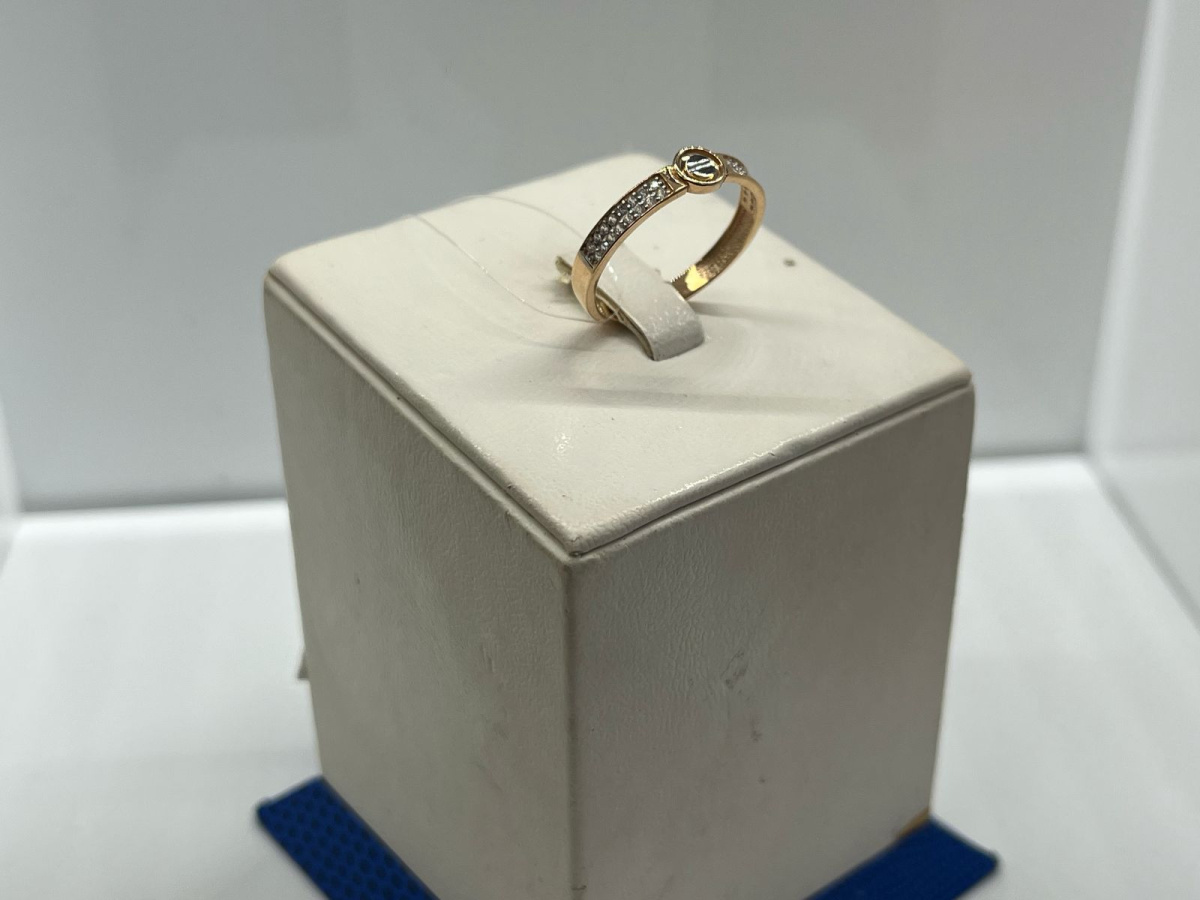 КОЛЬЦО С КАМНЯМИ (Au 585)