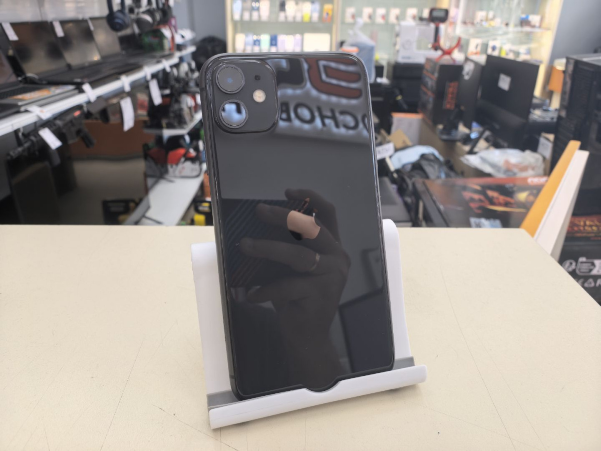 Смартфон Apple iPhone 11 64Gb