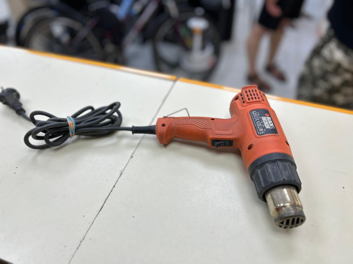 Строительный фен Black&Decrer KX1650